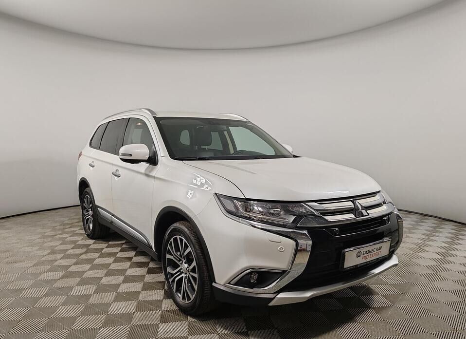 Mitsubishi Outlander, III Рестайлинг 2 2.4 CVT (167 л.с.) 4WD