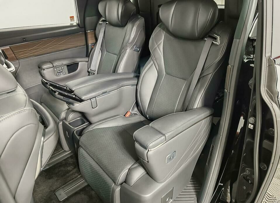 Toyota Alphard 2.5hyb CVT (190 л.с.) 4WD