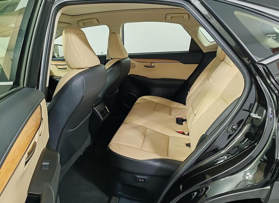 Lexus NX, I 200t 2.0 AT (238 л.с.) 4WD