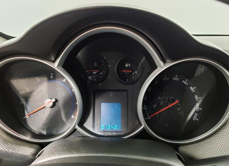 Chevrolet Cruze, I Рестайлинг 1.6 MT (109 л.с.)