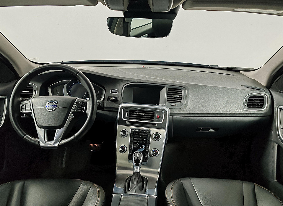 Volvo S60 Cross Country 2.0 AT (245 л.с.) 4WD