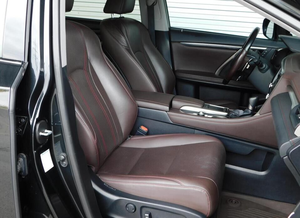 Lexus RX, IV Рестайлинг 300 2.0 AT (238 л.с.) 4WD