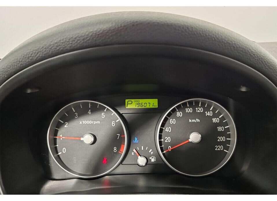 Hyundai Verna, II 1.4 AT (97 л.с.)