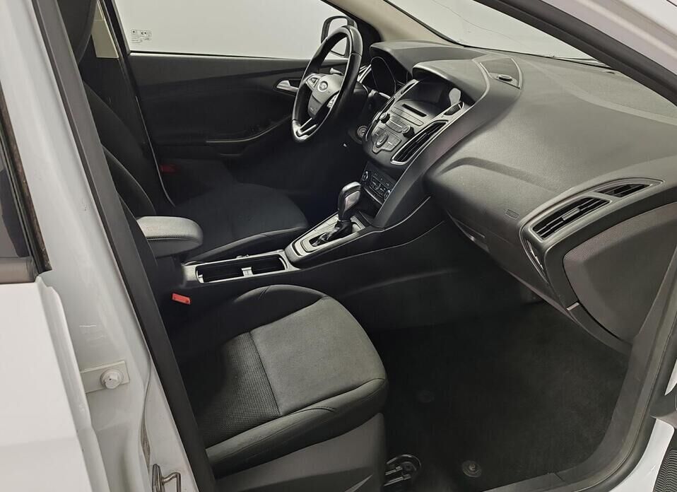 Ford Focus, III Рестайлинг 1.6 AMT (125 л.с.)