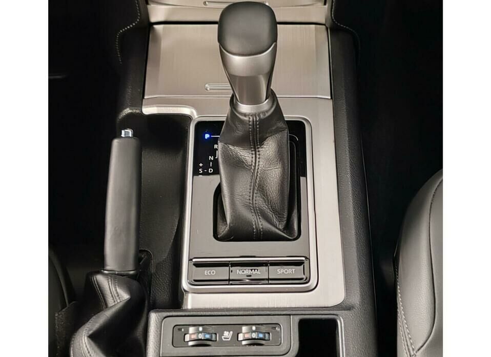 Toyota Land Cruiser Prado 2.8d AT (200 л.с.) 4WD