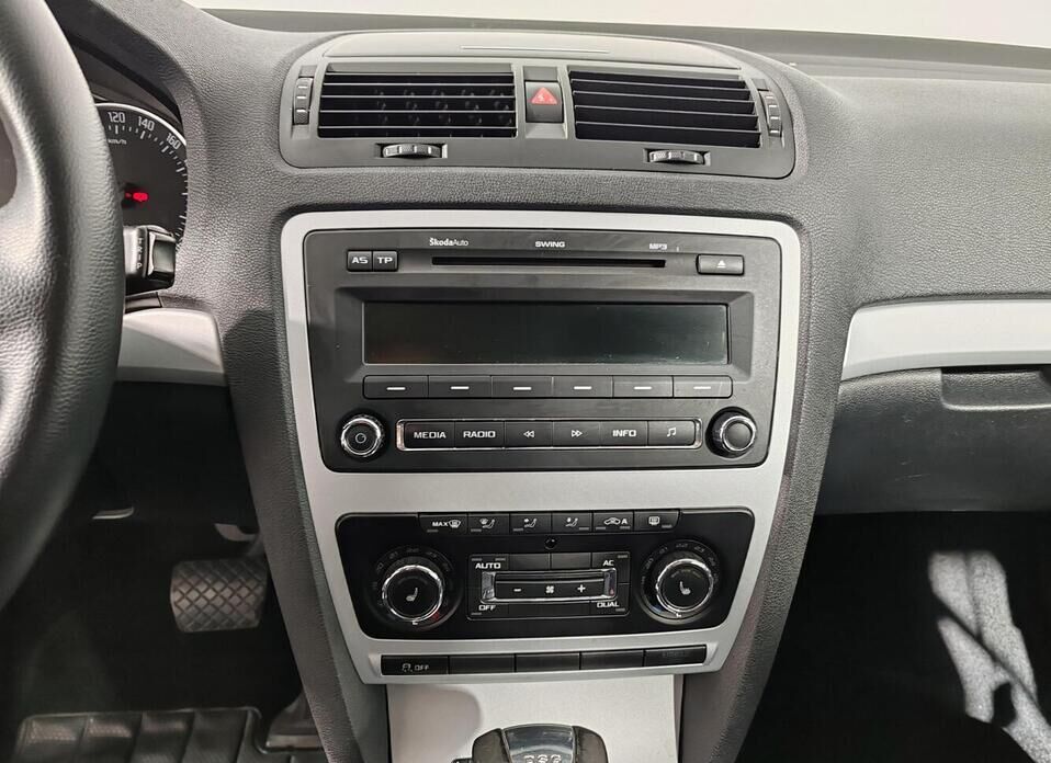 Skoda Octavia, II (A5) Рестайлинг 1.4 AMT (122 л.с.)