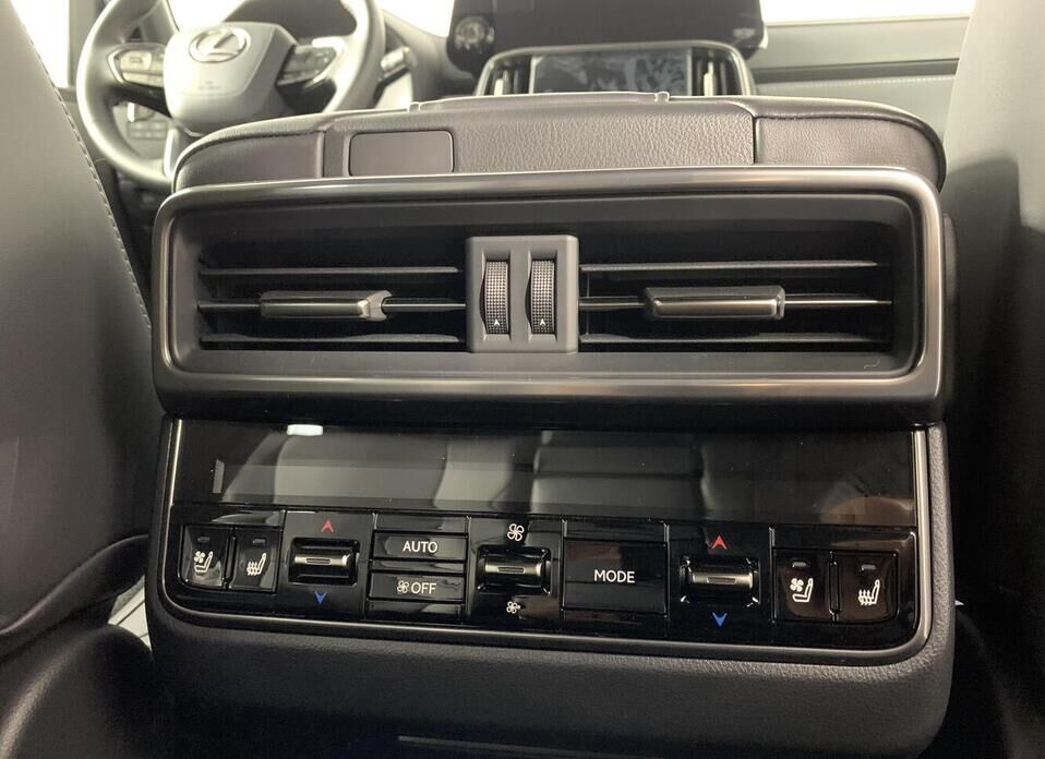 Lexus LX, IV 600 3.5 AT (415 л.с.) 4WD