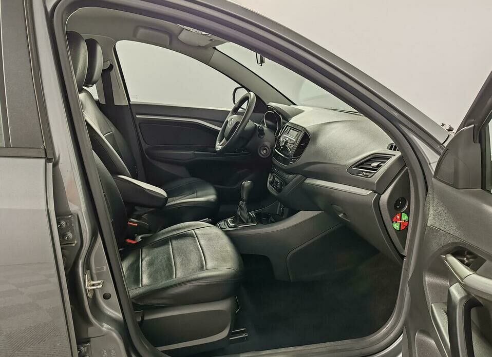 LADA (ВАЗ) Vesta 1.6 MT (106 л.с.)