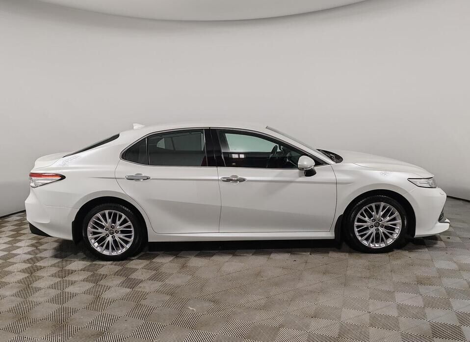 Toyota Camry, VIII (XV70) 3.5 AT (249 л.с.)