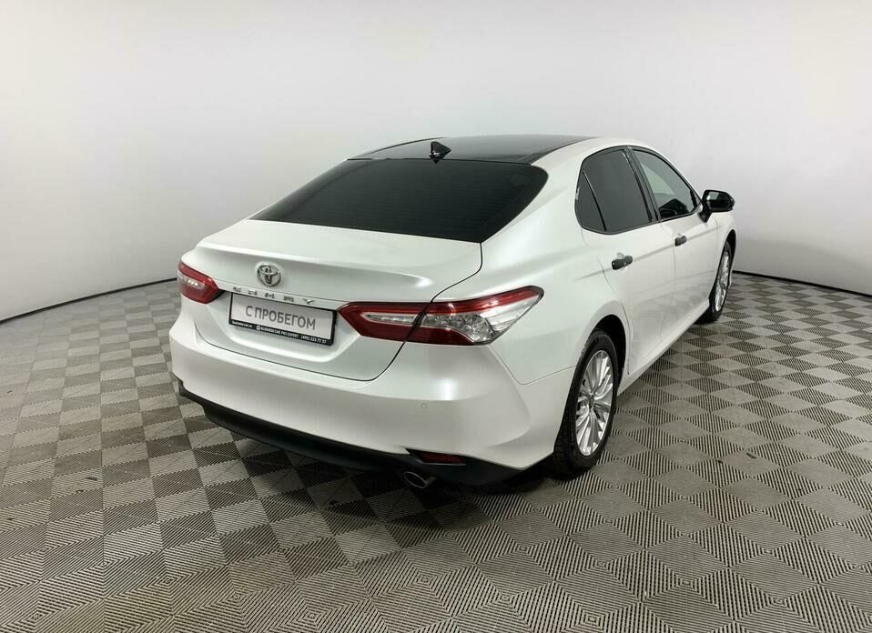 Toyota Camry 2.5 AT (181 л.с.)