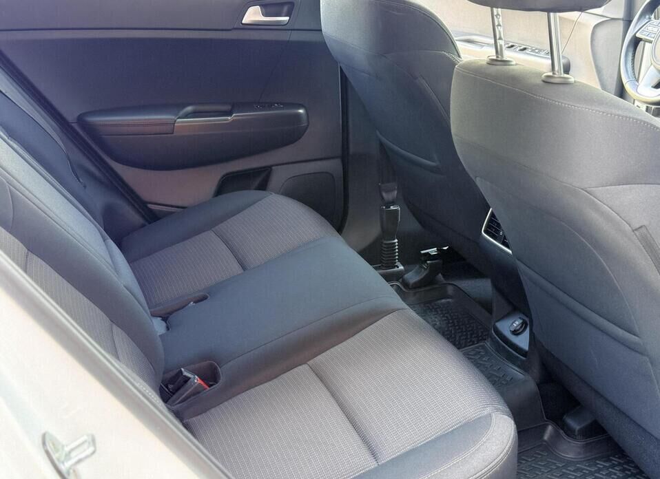 Kia Sportage, IV Рестайлинг 2.0 AT (150 л.с.)