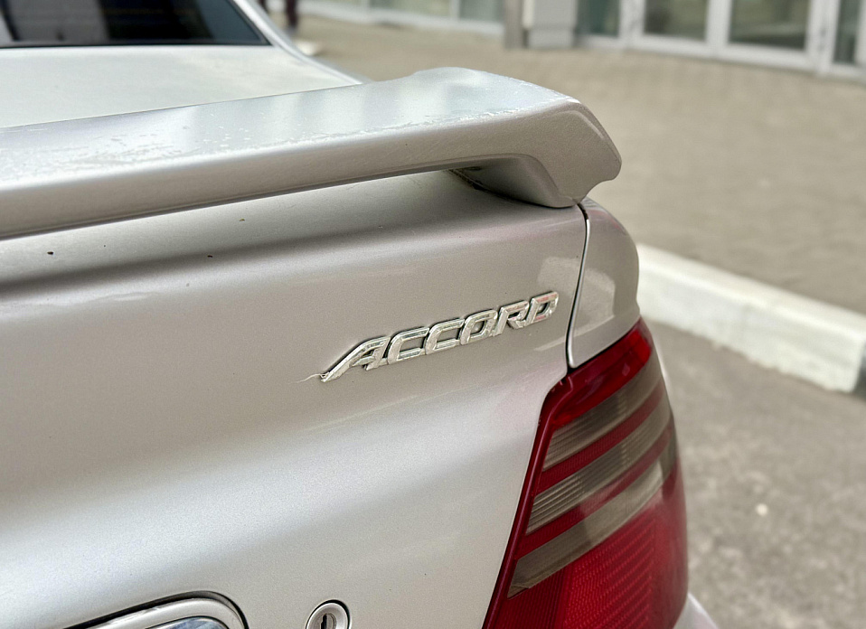 Honda Accord, VI 2.0 MT (147 л.с.)