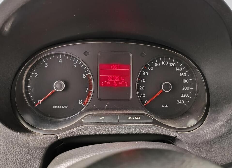 Volkswagen Polo, V 1.6 MT (105 л.с.)