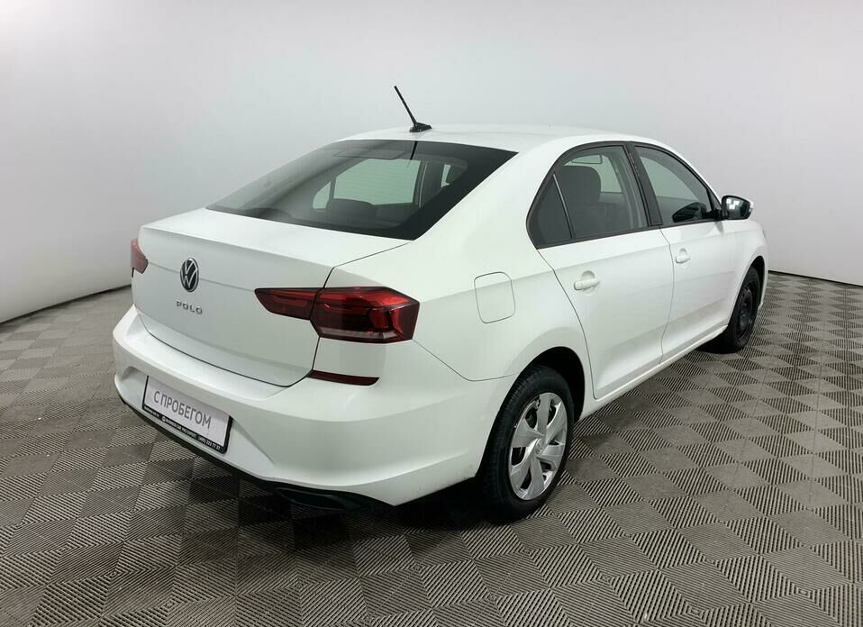 Volkswagen Polo 1.6 AT (110 л.с.)