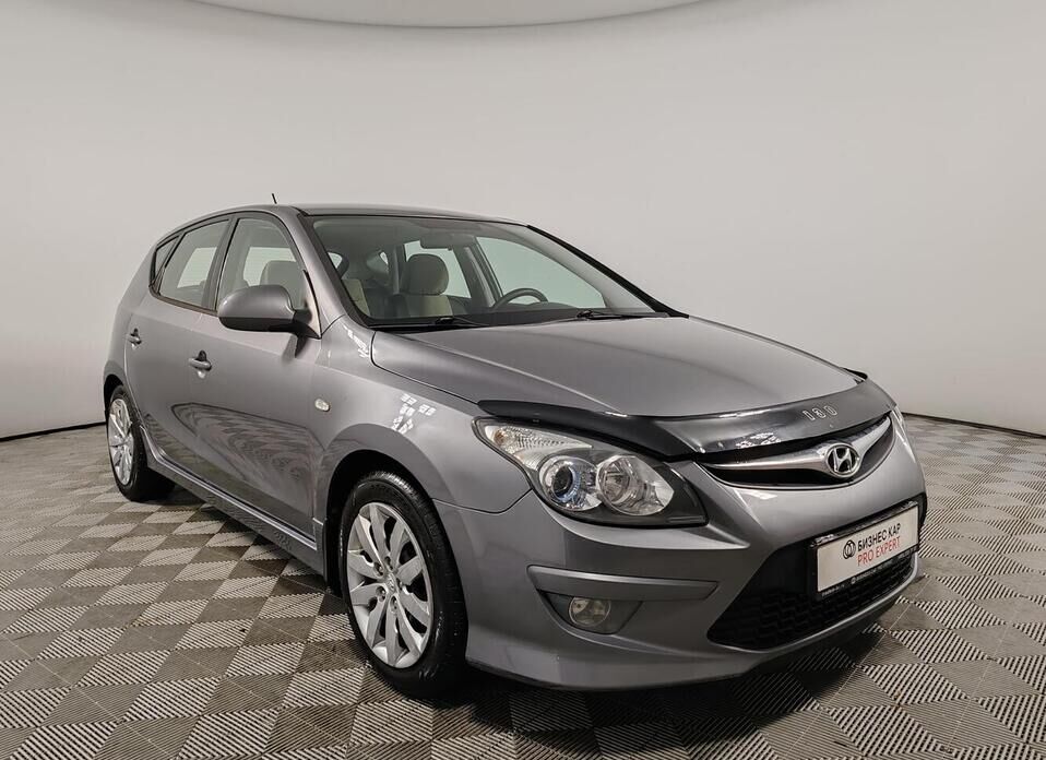 Hyundai i30, I Рестайлинг 1.6 MT (126 л.с.)