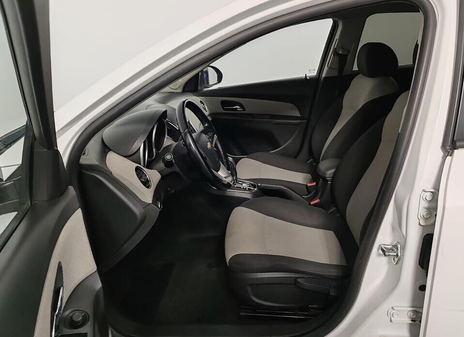 Chevrolet Cruze 1.8 AT (141 л.с.)