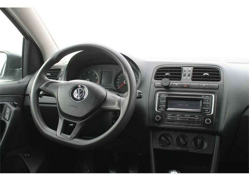 Volkswagen Polo 1.6 MT (105 л.с.)