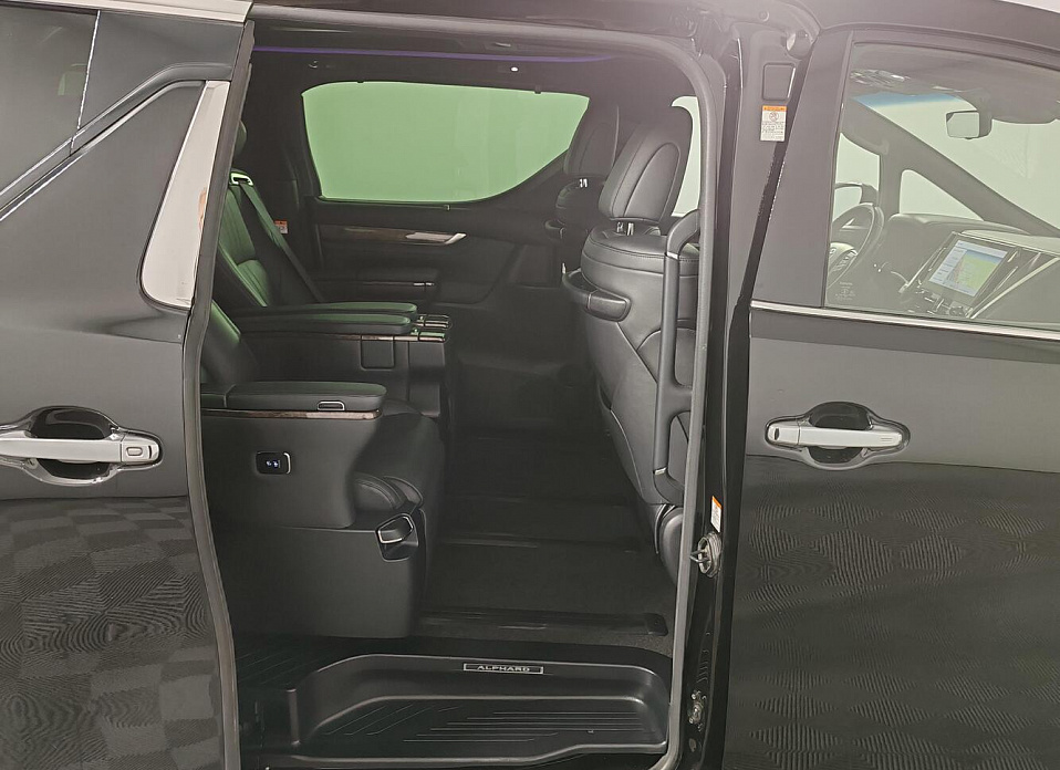 Toyota Alphard, III Рестайлинг 3.5 AT (300 л.с.)