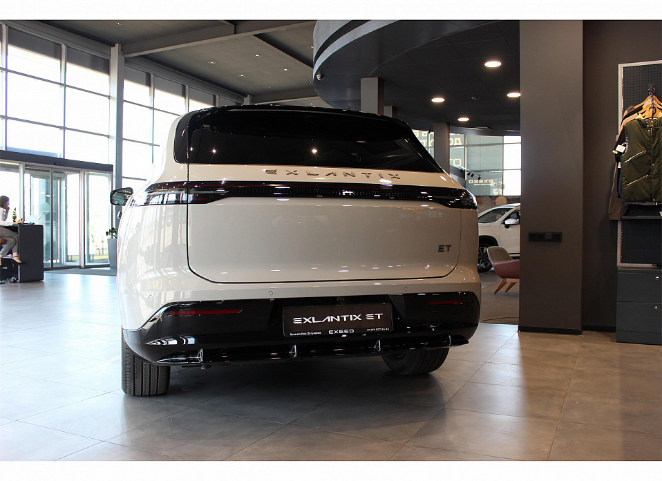 Exlantix ET 1.5hyb AT (469 л.с.) 4WD