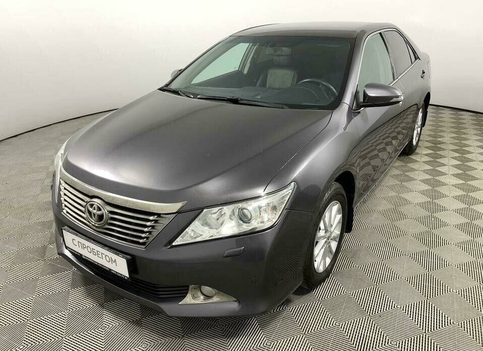 Toyota Camry 2.5 AT (181 л.с.)