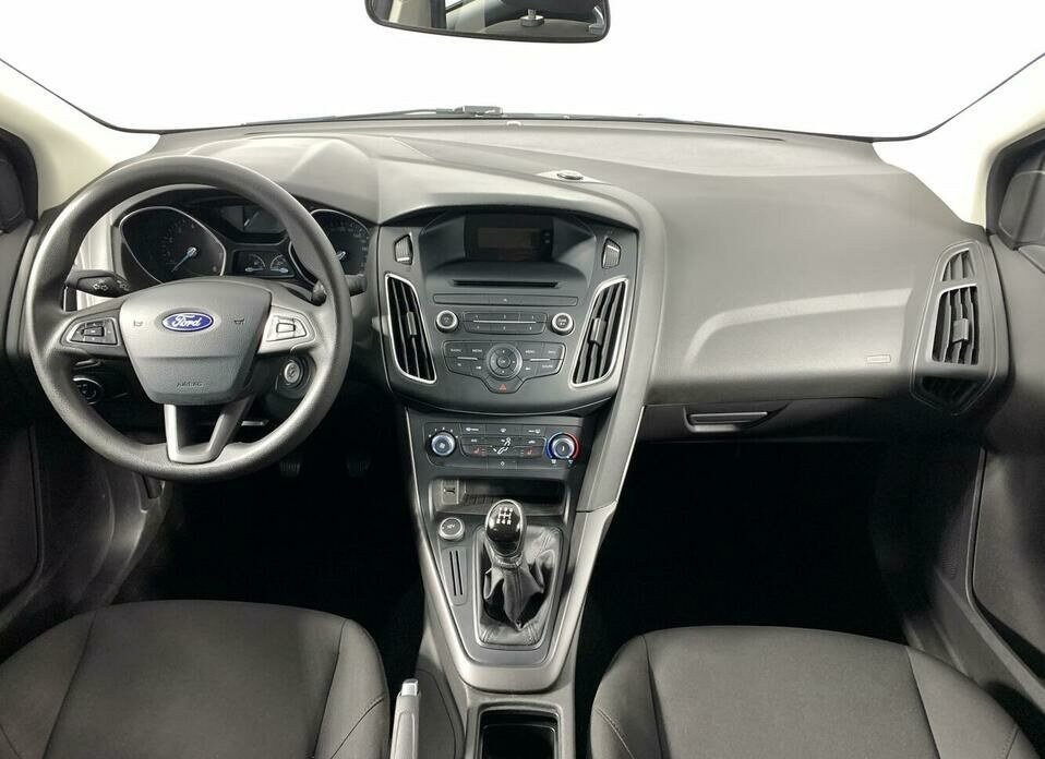 Ford Focus 1.6 MT (105 л.с.)