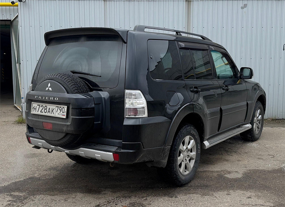 Mitsubishi Pajero, IV Рестайлинг 1 3.0 AT (178 л.с.) 4WD