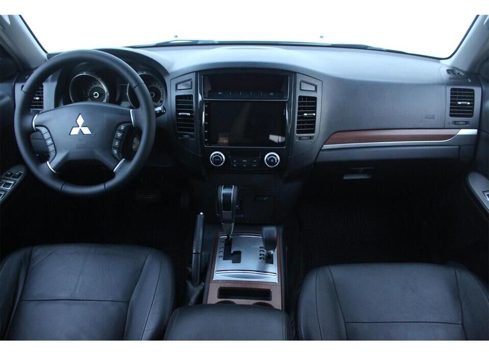 Mitsubishi Pajero, IV 3.0 AT (178 л.с.) 4WD