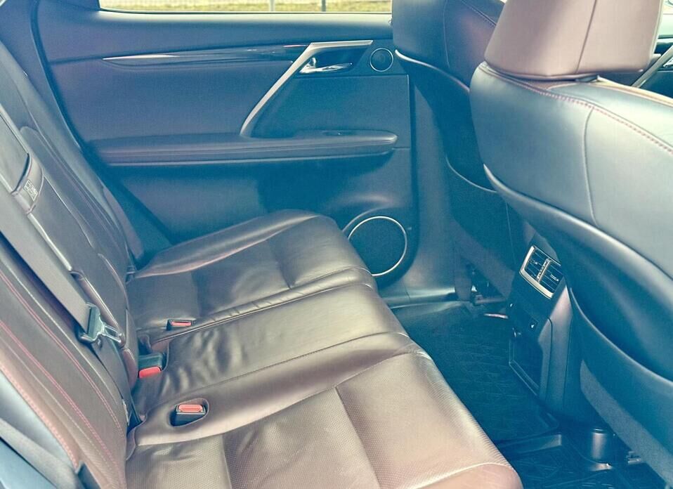 Lexus RX, IV 200t 2.0 AT (238 л.с.)