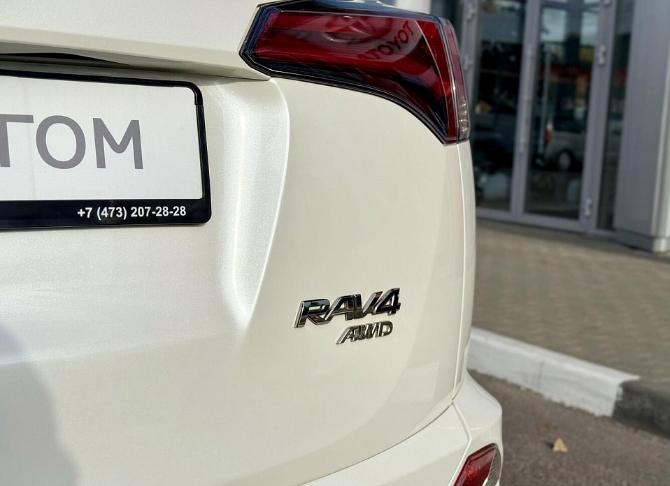 Toyota RAV4, IV (XA40) Рестайлинг 2.0 CVT (146 л.с.) 4WD