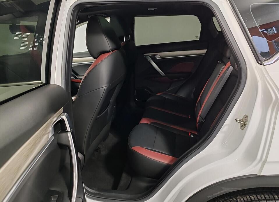 Geely Coolray, I 1.5 AMT (150 л.с.)