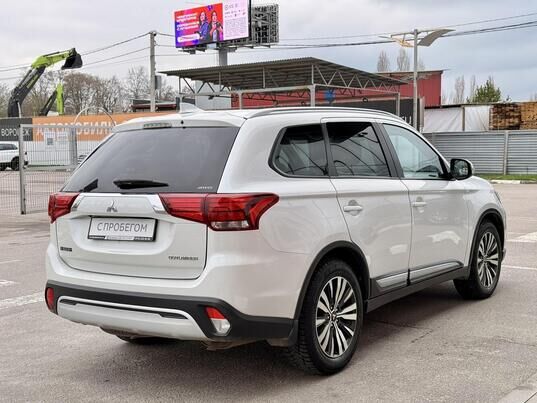 Mitsubishi Outlander, 2019&nbsp;г., 208&nbsp;412&nbsp;км