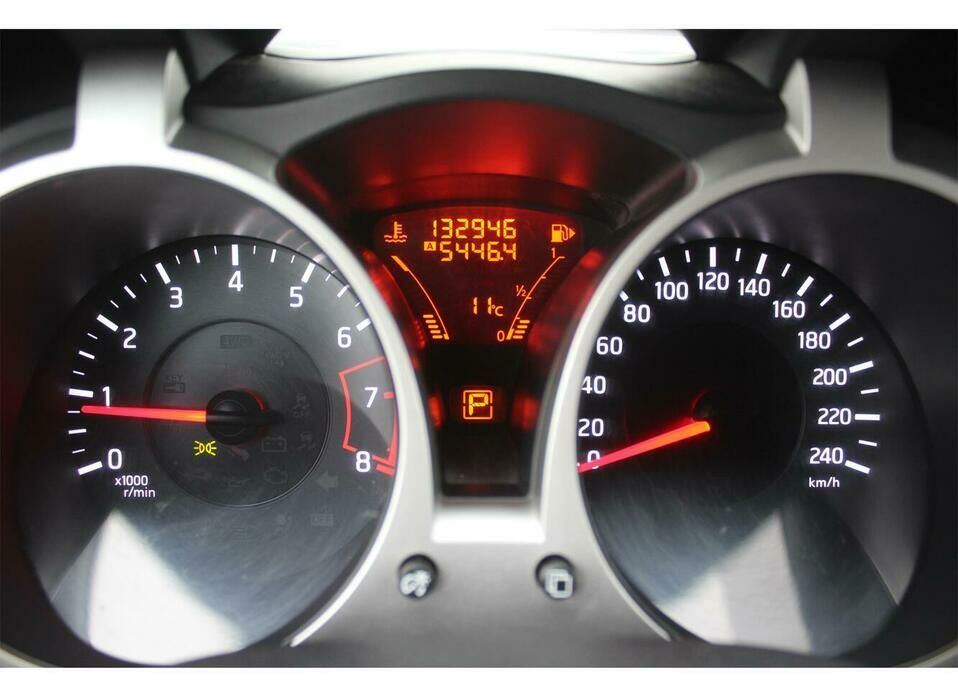 Nissan Juke 1.6 CVT (117 л.с.)