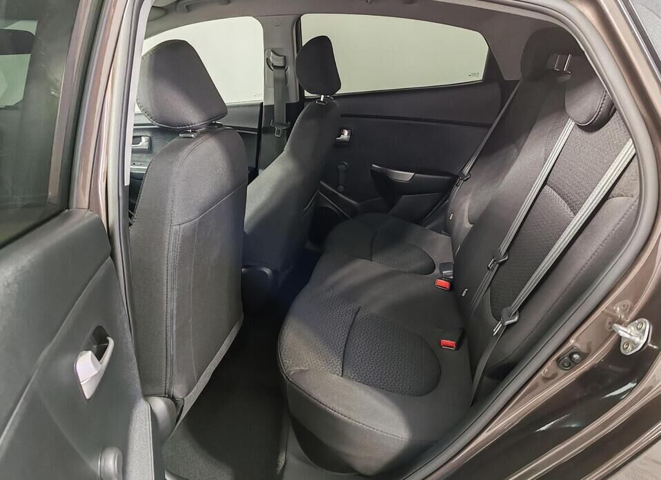 Kia Rio 1.6 AT (123 л.с.)