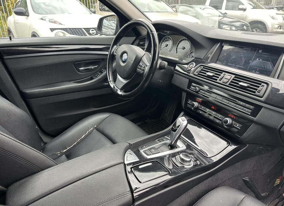 BMW 5 серии, VI (F10/F11/F07) Рестайлинг 520i 2.0 AT (184 л.с.)