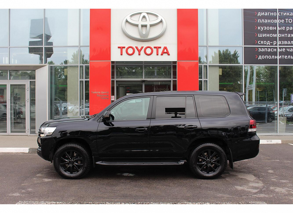 Toyota Land Cruiser, 200 Series Рестайлинг 2 4.5d AT (249 л.с.) 4WD