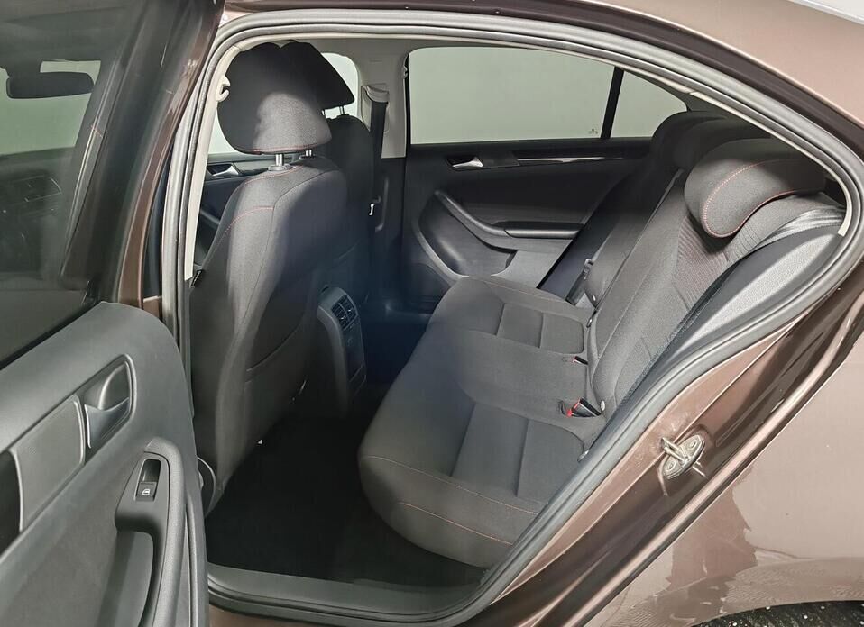 Volkswagen Jetta, VI Рестайлинг 1.4 AMT (125 л.с.)