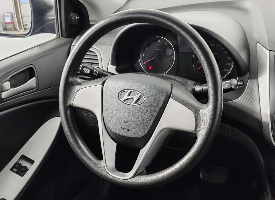 Hyundai Solaris, I 1.6 AT (123 л.с.)