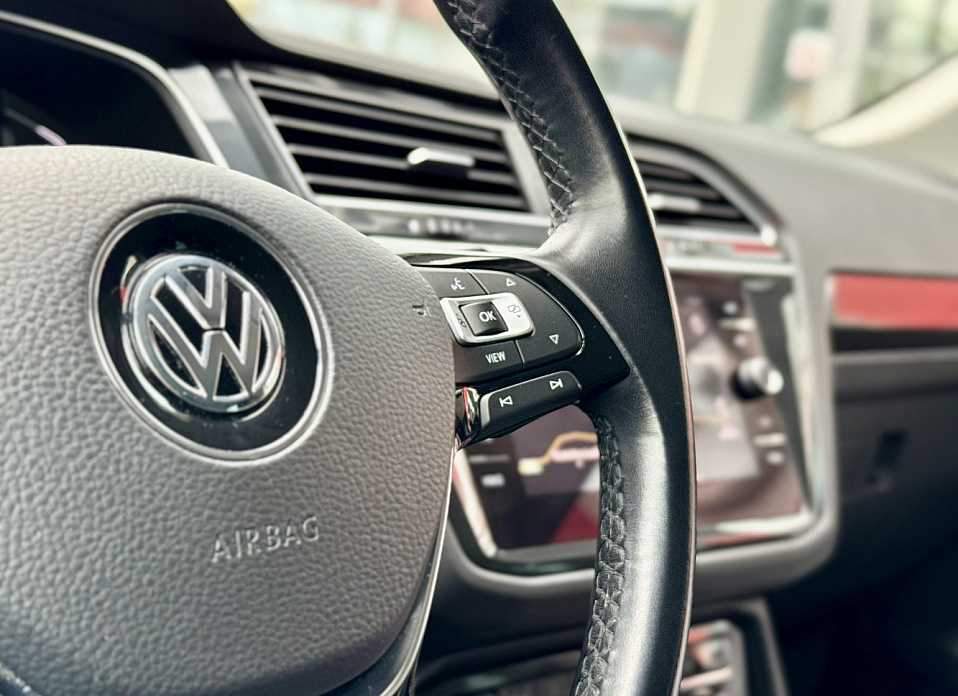 Volkswagen Tiguan, II 2.0d AMT (150 л.с.) 4WD