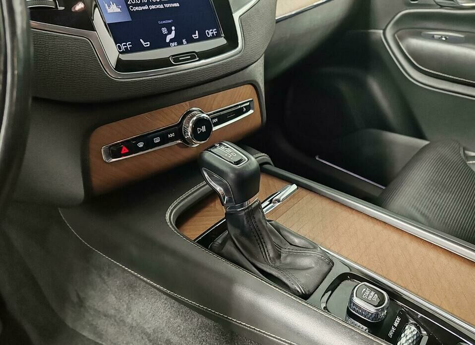 Volvo XC90 2.0d AT (235 л.с.) 4WD