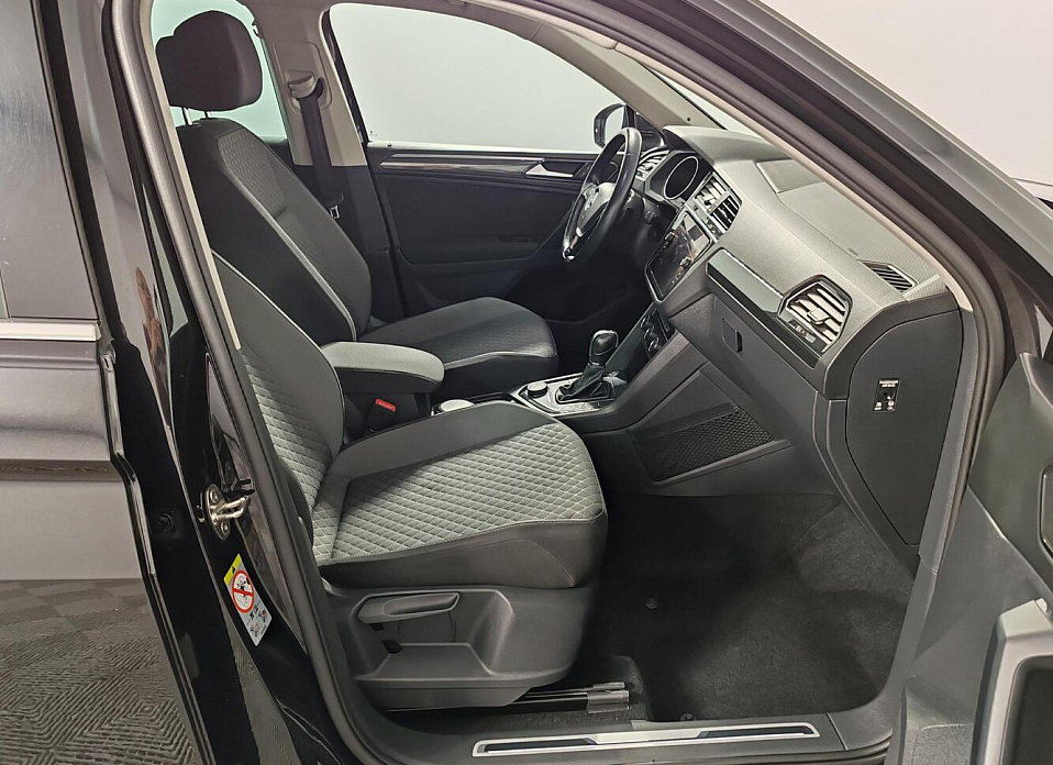 Volkswagen Tiguan, II 2.0 AMT (180 л.с.) 4WD