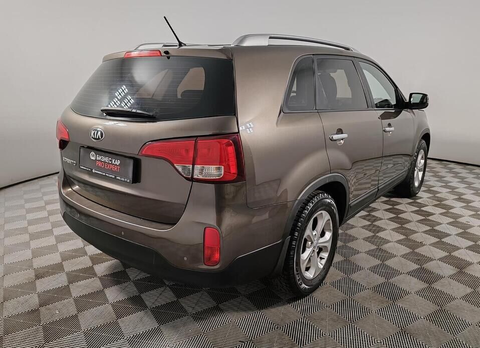 Kia Sorento, II Рестайлинг 2.4 AT (175 л.с.)