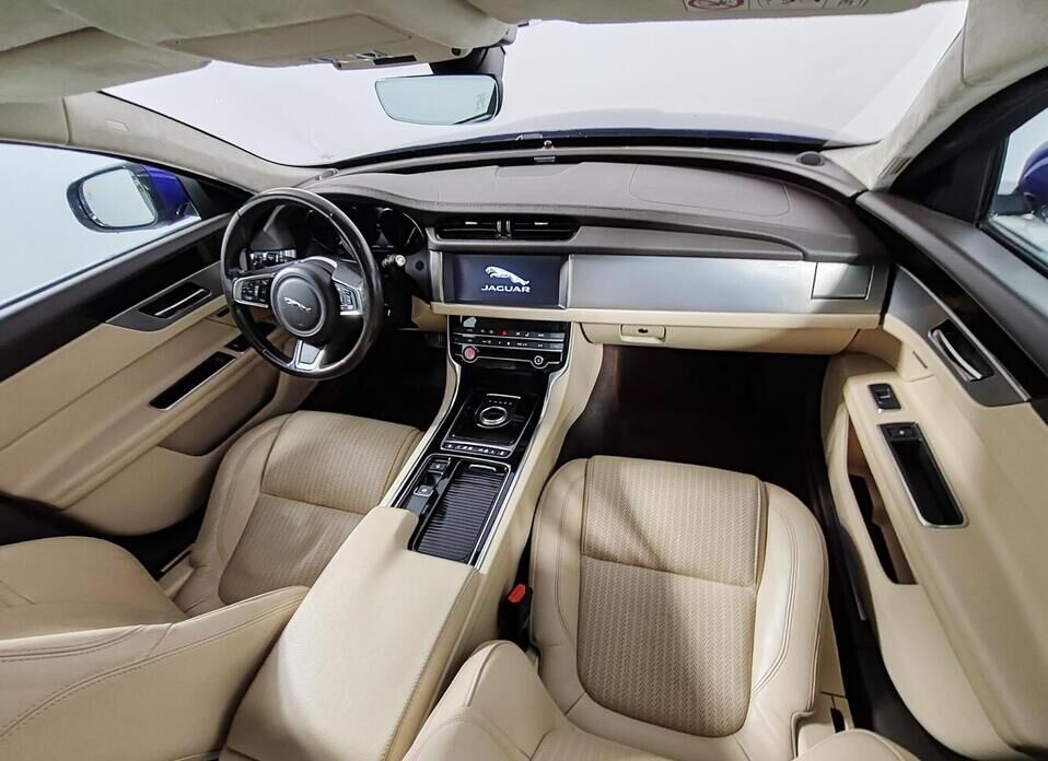 Jaguar XF, II 2.0 AT (200 л.с.)