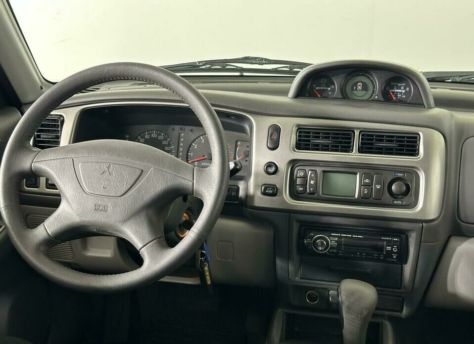 Mitsubishi Pajero Sport 3.0 AT (170 л.с.) 4WD