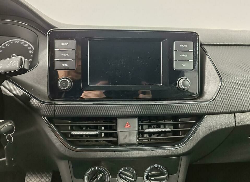 Volkswagen Polo 1.6 AT (110 л.с.)