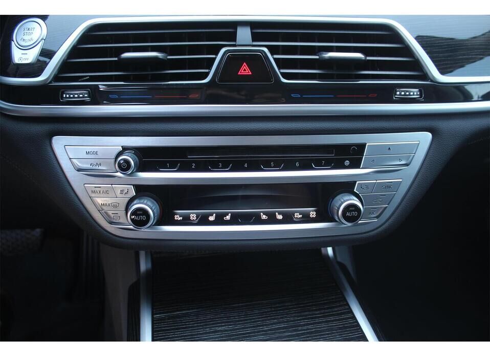 BMW 7 серии, VI (G11/G12) Рестайлинг 730Ld xDrive 3.0d AT (249 л.с.) 4WD