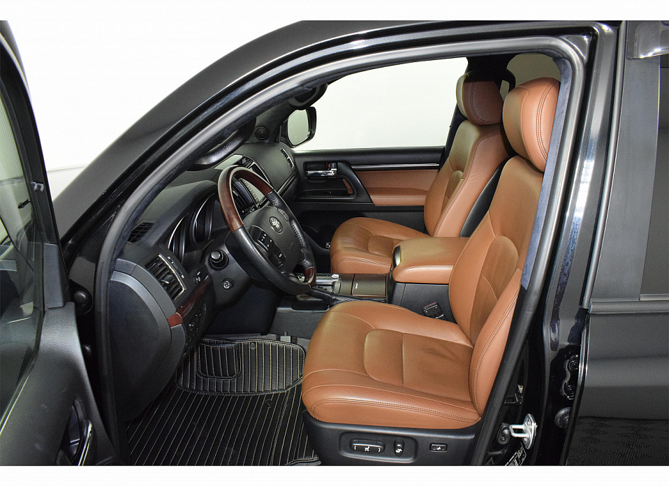 Toyota Land Cruiser, 200 Series Рестайлинг 1 4.5d AT (235 л.с.) 4WD