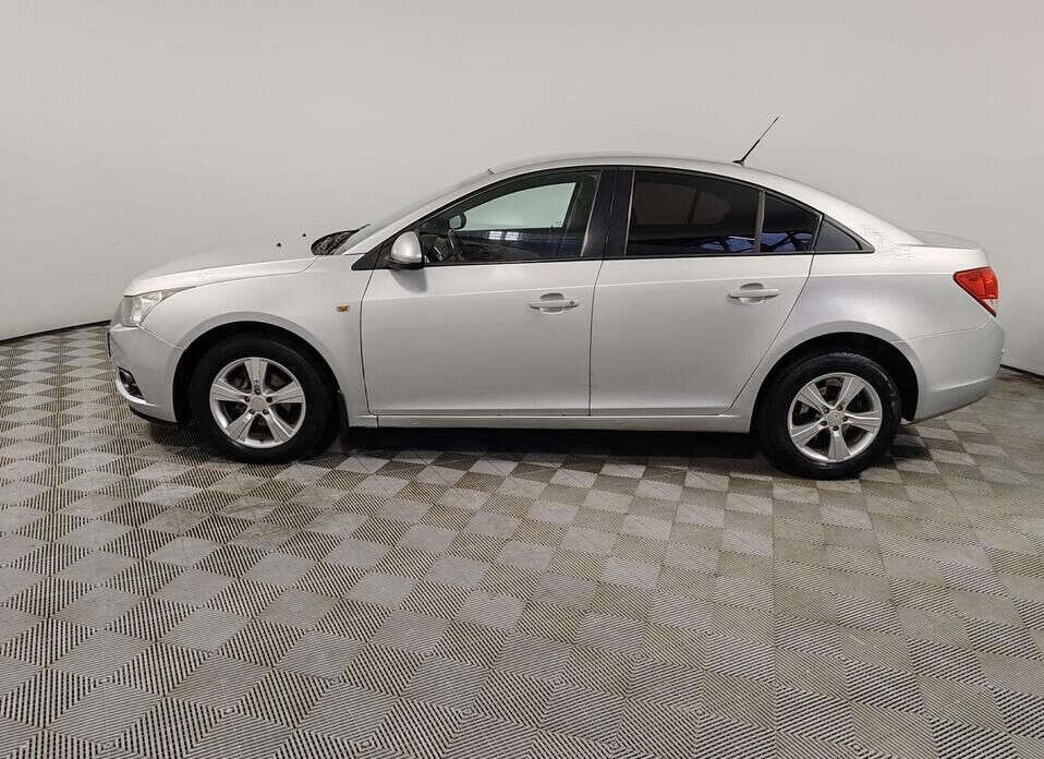 Chevrolet Cruze 1.6 AT (109 л.с.)