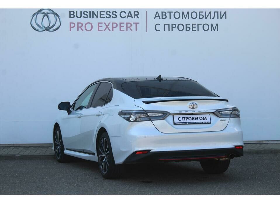 Toyota Camry 2.5 AT (181 л.с.)