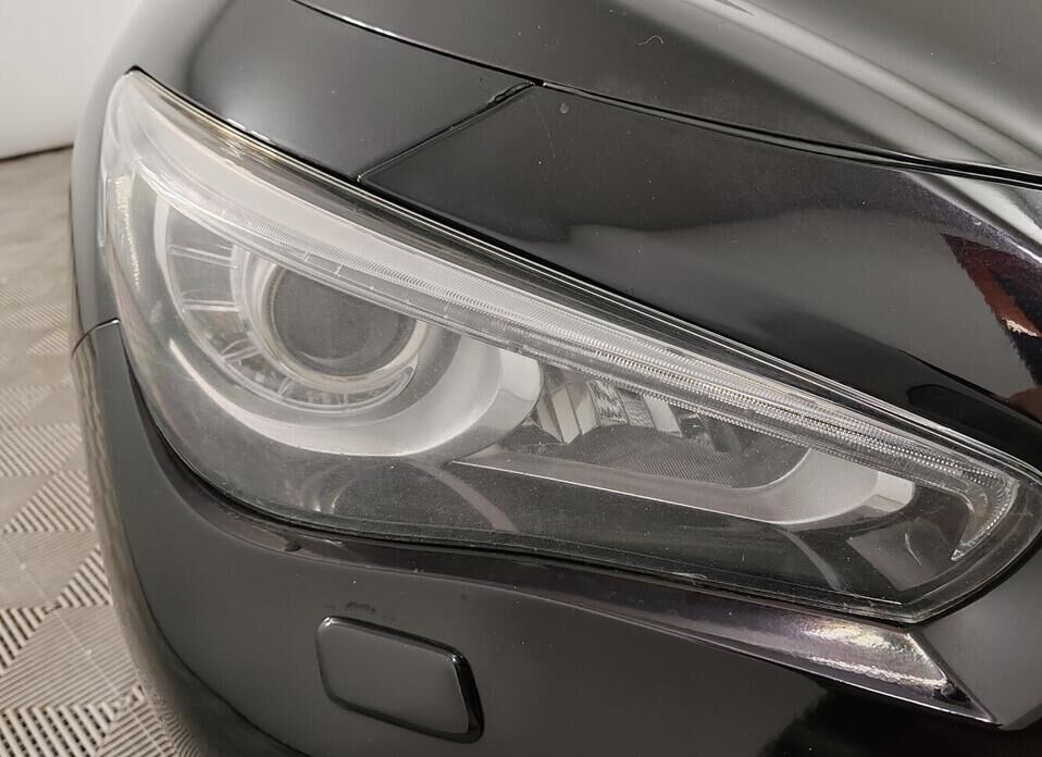 Infiniti Q50, I 2.0 AT (211 л.с.)