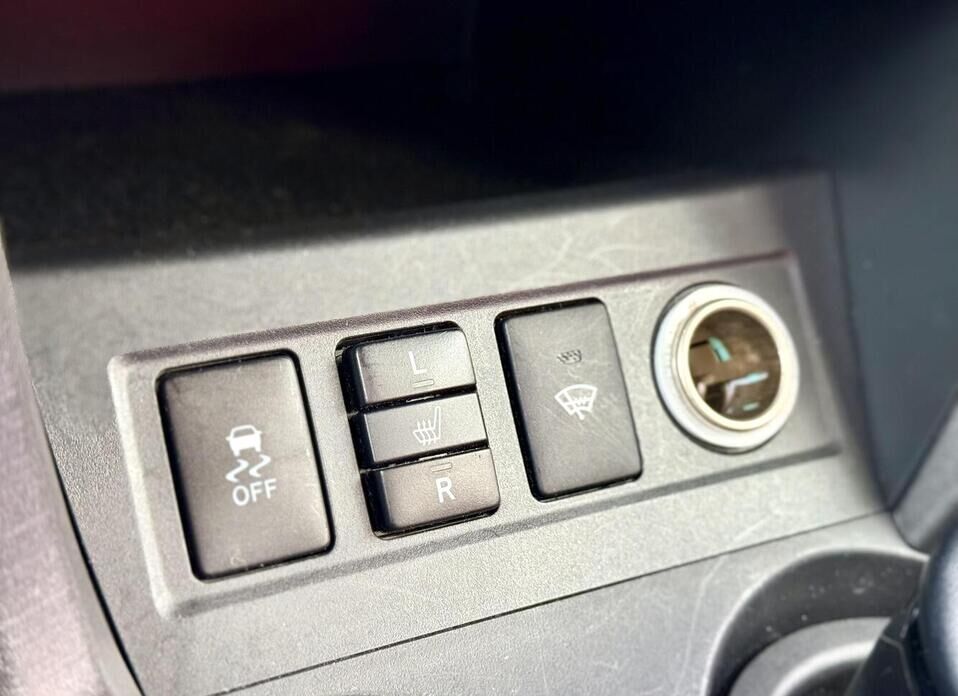 Toyota RAV4, III (XA30) Рестайлинг 2.0 CVT (158 л.с.) 4WD